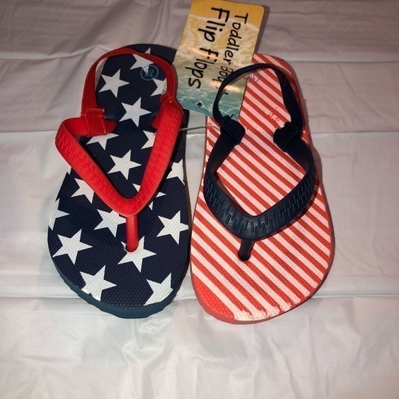 5/$10 Boys flip flops size Medium (7/8) American flag print thong sandals NWT! - Picture 2 of 5